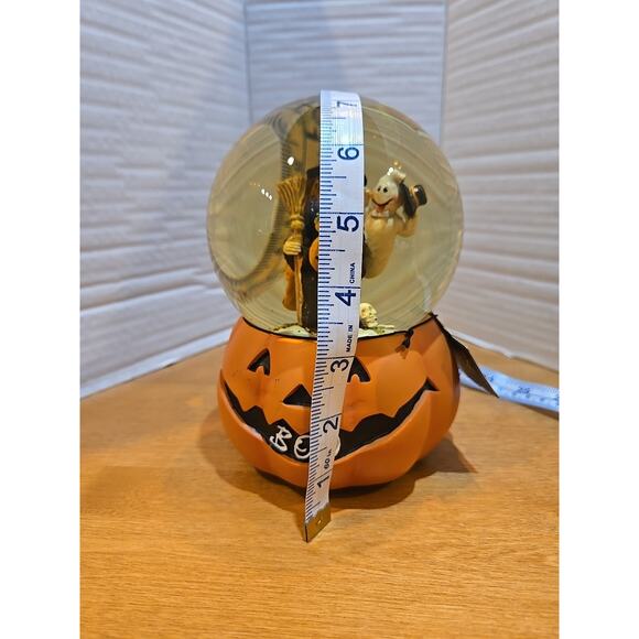 Broomstick Blvd Haunted House Glitter Snow Globe Ding Dong the Witch is Dead NWT - Picture 9 of 10